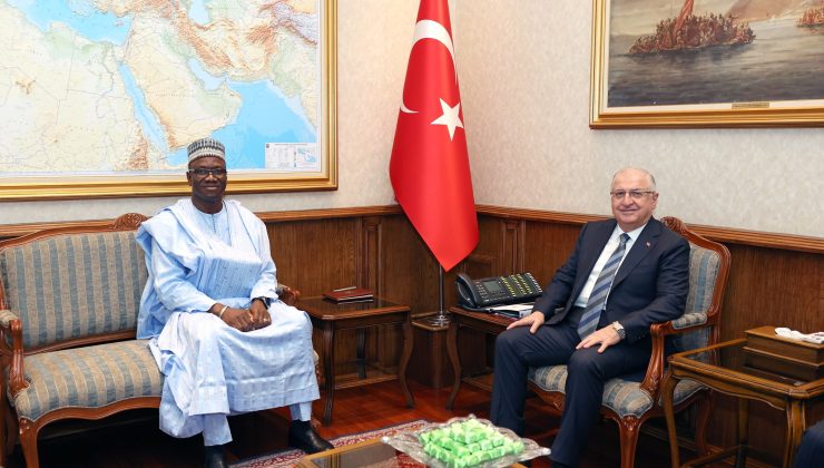 Millî Savunma Bakanı Yaşar Güler, Mali Büyükelçisi İle Bir Araya Geldi