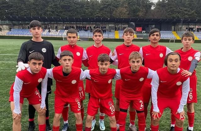 U14 Gelişim Ligi’nde Ümraniyespor, İstanbulspor’u 13-0 Mağlup Etti