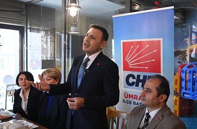 CHP Ümraniye İl Başkanı Özgür Çelik, Muhtarlarla Bir Araya Geldi