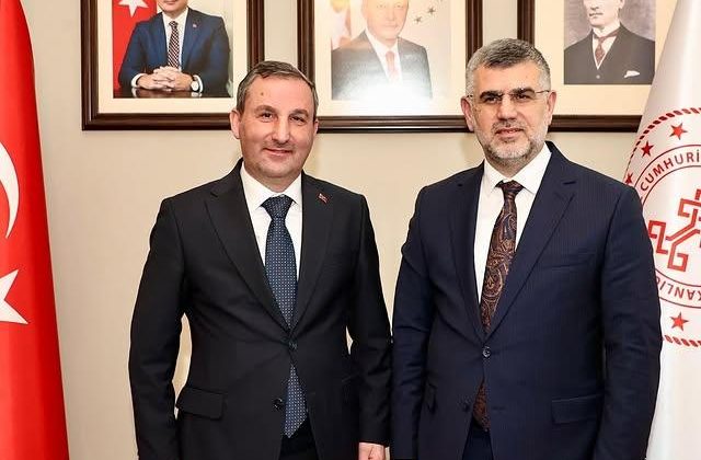 İstanbul Sultanbeyli Belediye Başkanı Ali Tombaş, İstanbul İl Kültür ve Turizm Müdürü olarak atanan Hüseyin Keskin’i ziyaret etti