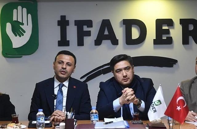 İstanbul’da CHP Ümraniye Kadın Kolları, İFADER’i Ziyaret Etti