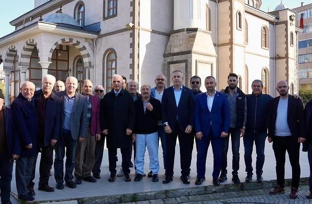 Ümraniye Belediyesi, Madenler Mahallesi’nde Camii Cemaatini Ziyaret Etti