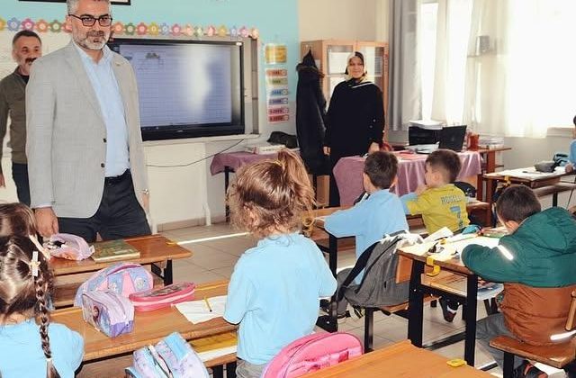 Kartal İlçe Millî Eğitim Müdürü Mustafa Kıraç Okulları Ziyaret Etti