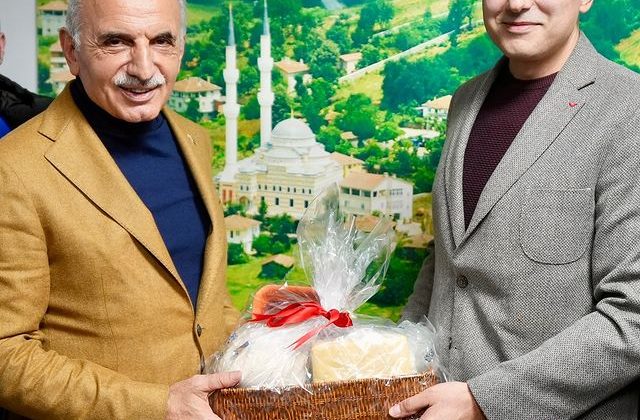 AK Partili İsmet Yıldırım ve Salim Çetinkaya Şile Kömürlük Köyü Derneği’ni Ziyaret Etti