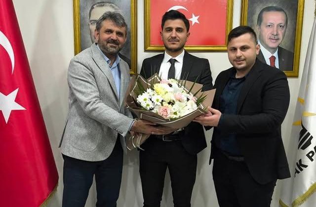 AK Parti Pendik’te Gençlik Kolları Başkanlığı için Bayrak Değişimi Gerçekleştirildi
