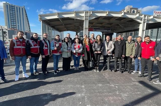 İstanbul’da CHP, Esenyurt’ta Kayyıma Karşı Basın Açıklaması Düzenledi