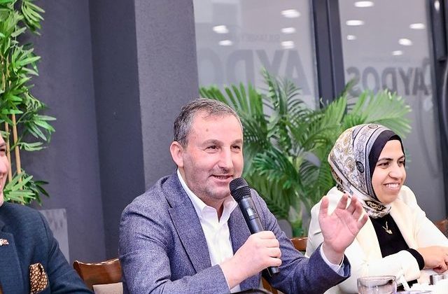 AK Parti Sultanbeyli İlçe Kadın Kolları, Partiye Verdiği Destekle Çalışmalara Katkıda Bulunuyor