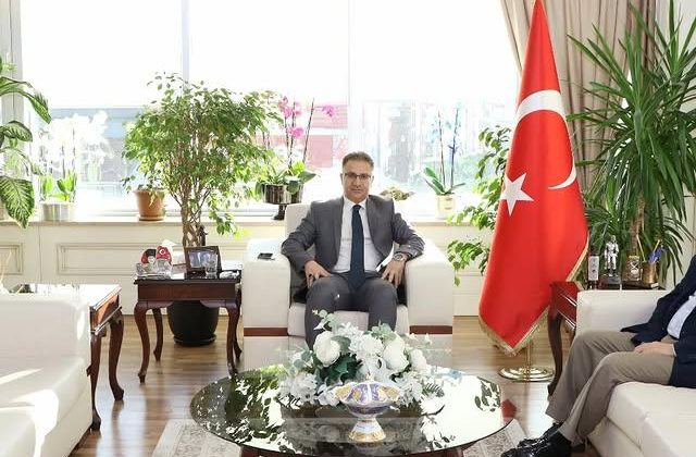 Eğitime Destek Platformu Başkanı Zeynel Önal, Sancaktepe Kaymakamı Naif Yavuz’u Ziyaret Etti