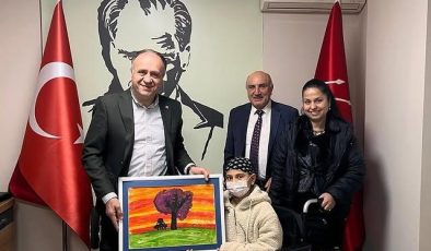 Onkoloji Tedavisi Gören Genç Bir Sanatçı Pendik İlçe Başkanlığı’na Teşekkür Ziyaretinde Bulundu