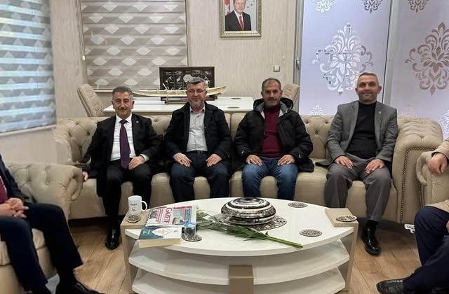 Saadet Partisi Tuzla İlçe Başkanı ve Yönetimi Tuzla Kaymakamı’nı Ziyaret Etti