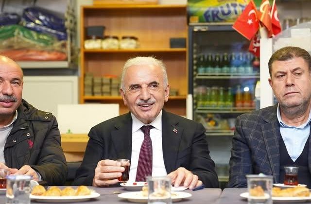 İstanbul Ümraniye Belediye Başkanı İsmet Yıldırım, Amasya’nın Göynücek ilçesine bağlı Başpınar Köyü Derneği’ni ziyaret etti