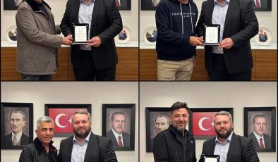 Üsküdar AK Parti İlçe Başkanlığı, Yönetim Kurulu Üyelerine Plaket Takdim Etti