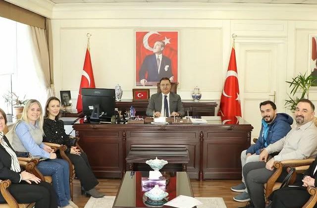 Sancaktepe’de Eczacılar ve Mahalle Muhtarları Kaymakamı Ziyaret Etti