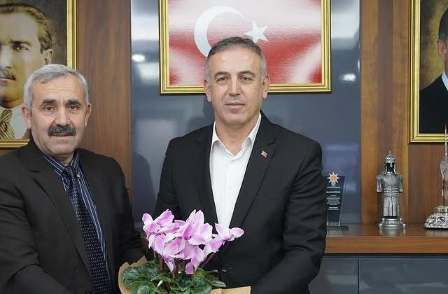 AK Parti Ümraniye İlçe Başkanlığı, Van Gürpınar Dernek Başkanı Aydın Kulaz ve yönetimini misafir etti