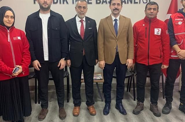 Türk Kızılay Pendik Şube Başkanı MHP Pendik İlçe Teşkilatı’nı Ziyaret Etti