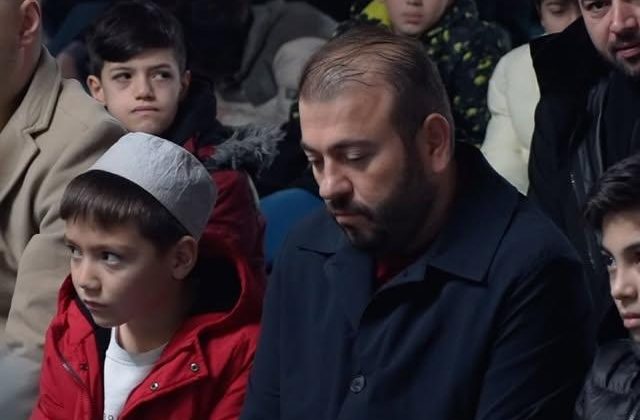 Arnavutköy’de Gençler Sabah Namazında Bir Araya Geldi