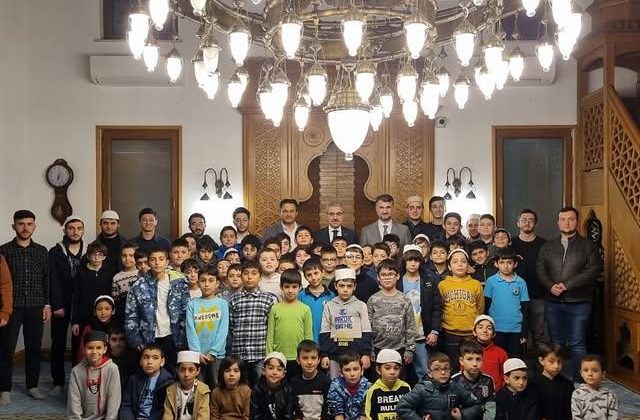 Üsküdar Kaymakamı Adem Yazıcı Ferah Merkez Camii Kuran Kursunu Ziyaret Etti