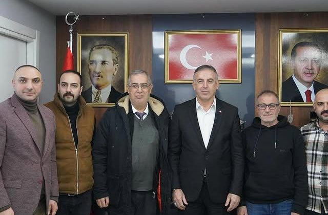 Kars İli Merkez Ataköy Sosyal Yardımlaşma Derneği Başkanı ve Yönetimi AK Parti Ümraniye İlçe Başkanlığı’na Ziyaret Gerçekleştirdi