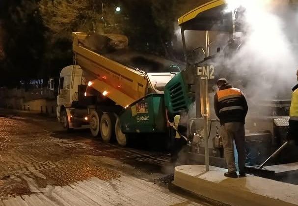İstanbul Kartal Belediyesi, Soğanlık Atatürk Caddesi’nde Yol Yenileme Çalışmalarını Sürdürüyor