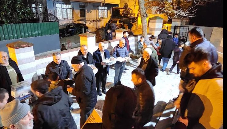 AK Parti Kartal İlçe Başkanlığı’ndan Anlamlı Berat Kandili Etkinliği