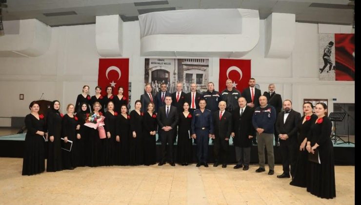 İstanbul Tersane Komutanlığı’nda Türk Halk Müziği Konseri Büyük İlgi Gördü