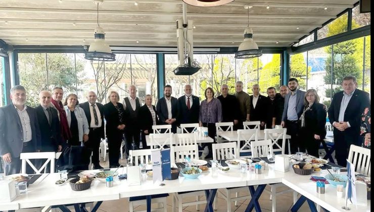 AK Parti Kartal İlçe Başkanı Haydar Göksoy, Kartal’ın Muhtarlarıyla Buluştu