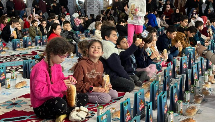 Pendik’te Gelenek Yaşatılıyor: Çocuklara Tekne Orucu Coşkusu!
