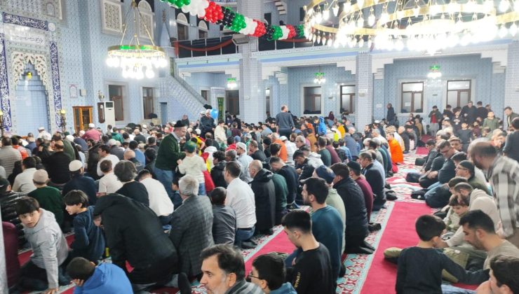 Pendik Belediyesinden Çocuklara Özel Teravih Etkinliği