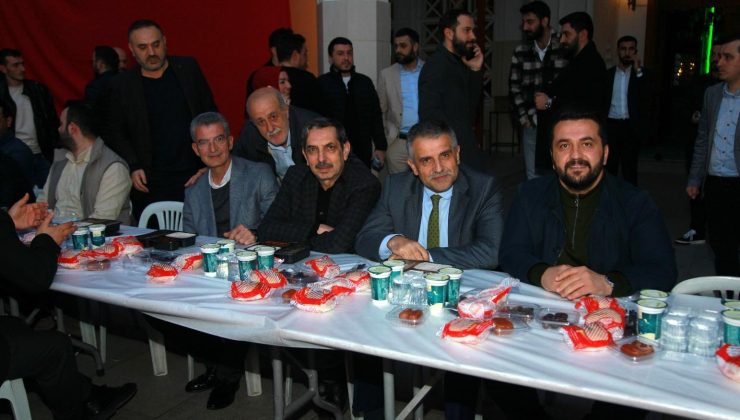 AK Parti Kartal İlçe Gençlik Teşkilatı İftar Programında Buluştu