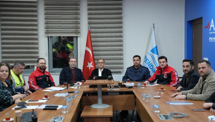 Pendik Belediyesi Deprem Sonrası Sahada: Vatandaşlara Destek Çalışmaları
