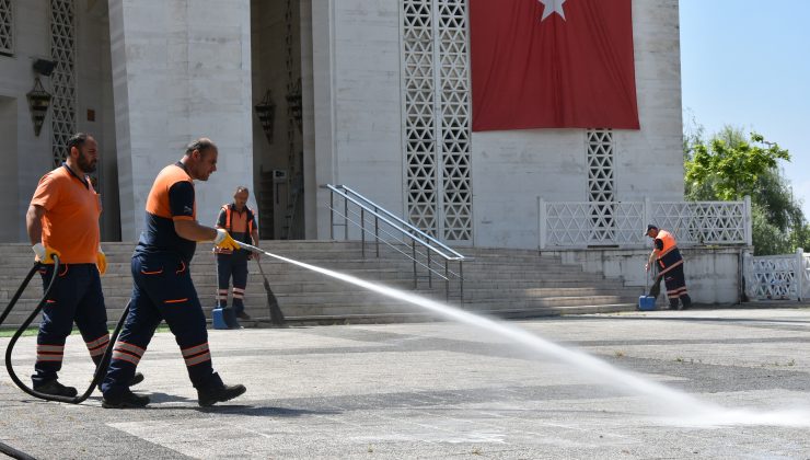 Pendik’te Camiler Bayrama Hazır