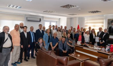 CHP Pendik’te Niyazi Güneri Yeniden Başkan: Kongre Gergin ve Çekişmeli Geçti