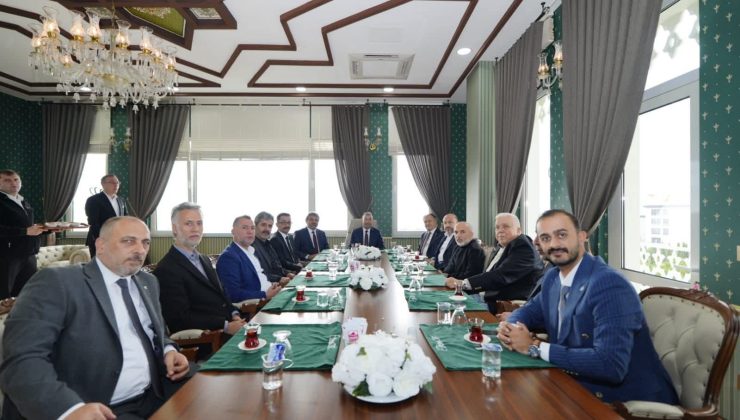 Pendik’te Siyasi Parti İlçe Başkanları Kahvaltıda Buluştu