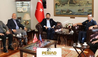 Pesiad  Başkanı Cüneyt Battal’dan Tümamiral Recep Erdinç Yetkin’e Nezaket Ziyareti