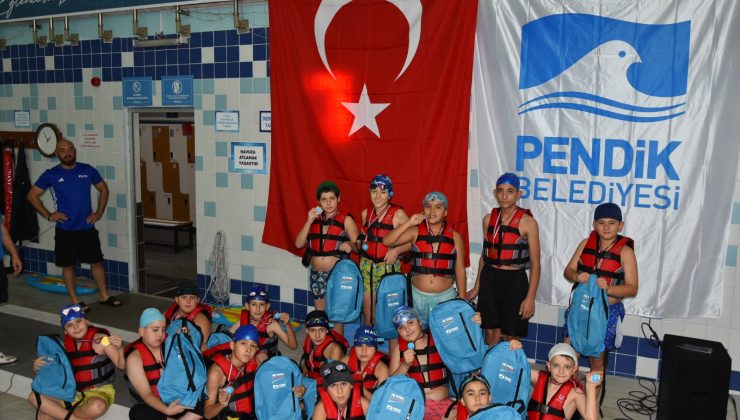 Pendik Belediyesinden Yüzme Şenliği