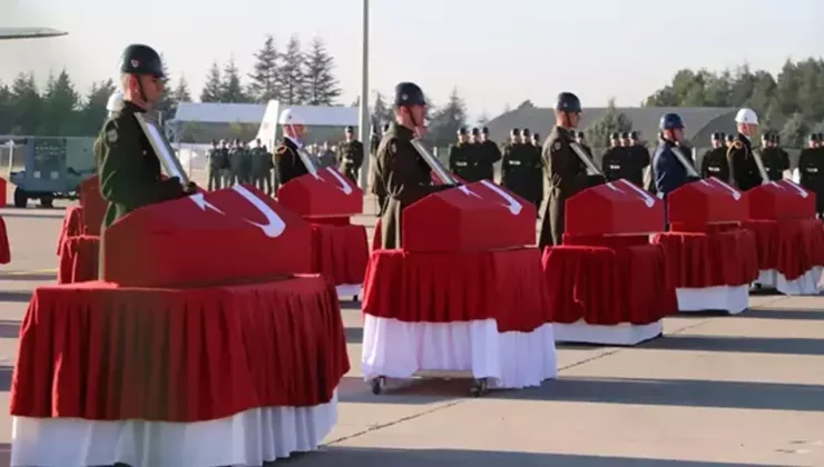 Gürcistan–Azerbaycan Sınırında Düşen C-130 Uçağında Şehit Olan 20 Asker İçin Ankara’da Tören Düzenlendi