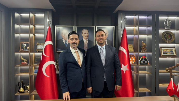 Pendik’te MHP Bayrağı Eşref Eryılmaz’a Emanet