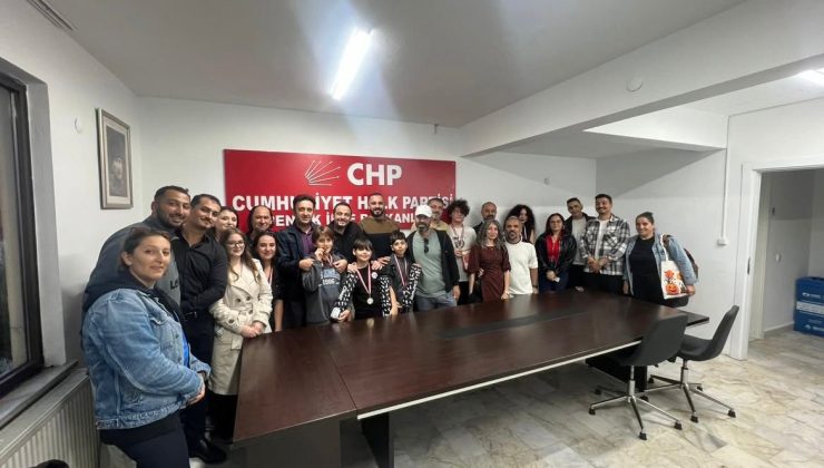 CHP Pendik Gençlik Kolları’ndan Satranç Turnuvası: “Hamle Sırası Bizde!”