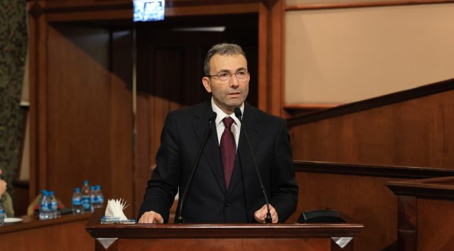 İBB Meclisi’nde Mikrofon Gerilimi: Başkan Ahmet Cin’den Sert Eleştiriler