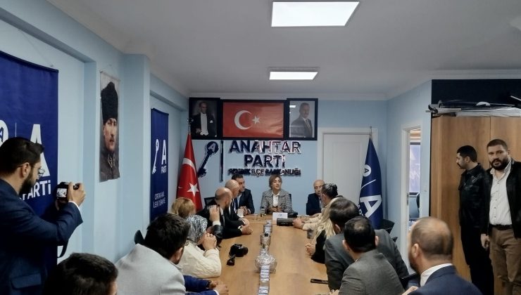 DİNÇ AİLESİ’NDEN ANAHTAR PARTİ PENDİK İLÇE BAŞKANLIĞI’NA TEŞEKKÜR ZİYARETİ