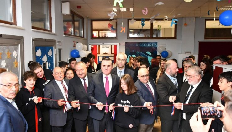 Pendik’te “Siber Güvenlik Haftası” Coşkusu: Türkiye’nin İlk Siber Güvenlik Lisesinde Yoğun Katılım