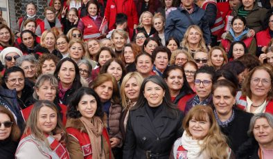 CHP İstanbul Kadın Kolları İl Başkanı Hatice Selli Dursun Pendik’te Temaslarda Bulundu