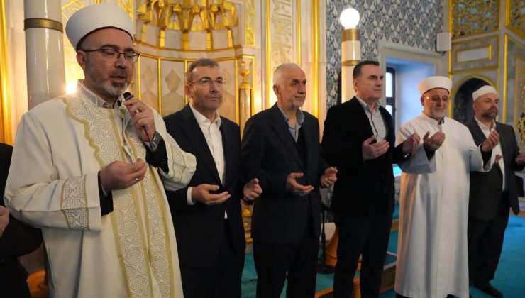 Pendik’te Bayramın Kalbi Çarşı Camii’nde Attı
