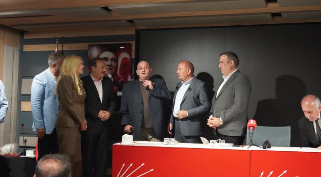 CHP’de Rozet Töreni: İhraç Edilen İsimler Yeniden Partiye Katıldı