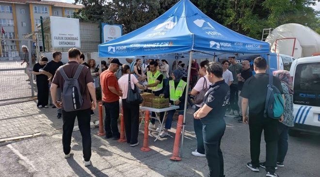Pendik Belediyesi YKS Günü Öğrenci ve Velilerin Yanında Oldu