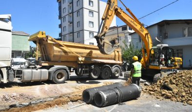 Pendik’te Yağmur Suyu Kanalı İmalatları Sürüyor