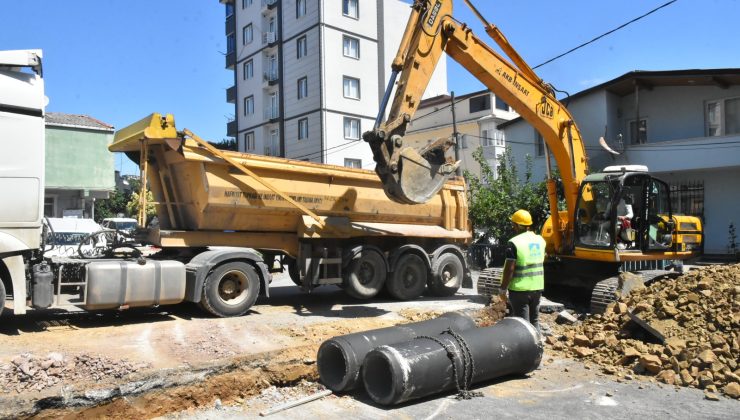 Pendik’te Yağmur Suyu Kanalı İmalatları Sürüyor
