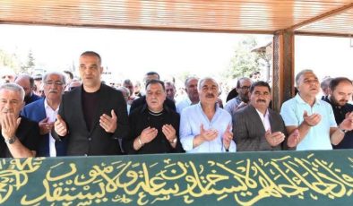 Erzurum’un Köklü Ailesi Önal’lar, Anne Acısıyla Yasa Boğuldu