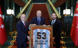 Cumhurbaşkanı Erdoğan, Süper Lig’e Yükselen Erzurumspor Heyetini Kabul Etti