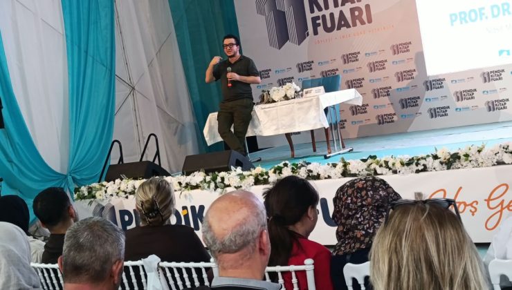 Oytun Erbaş, Pendik Kitap Fuarı’nda İlişkiler ve Öz Sevgi Üzerine Konuştu